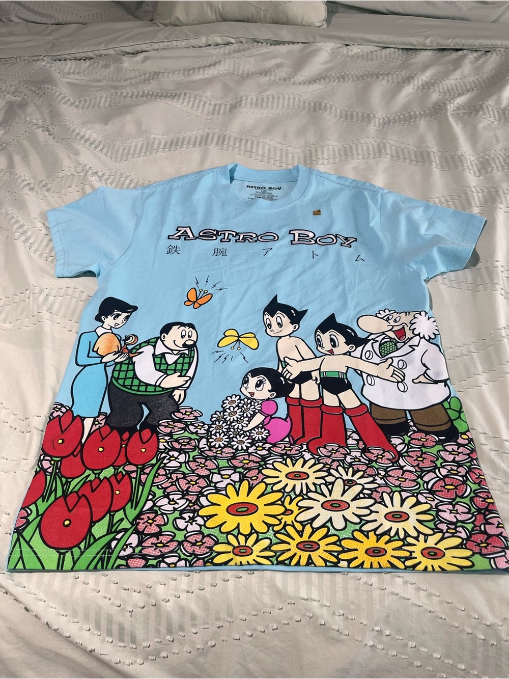 ASTRO BOY TEZUKA PRODUCTIONS LIGHT BLUE+FLOWERS EMBROIDERED GRAPHIC T-SHIRT LRG